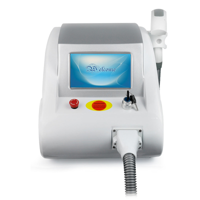Máquina portátil de eliminación de tatuajes Q con conmutación Nd Yag Laser Carbon Peeling Skin Whting Beauty Machine